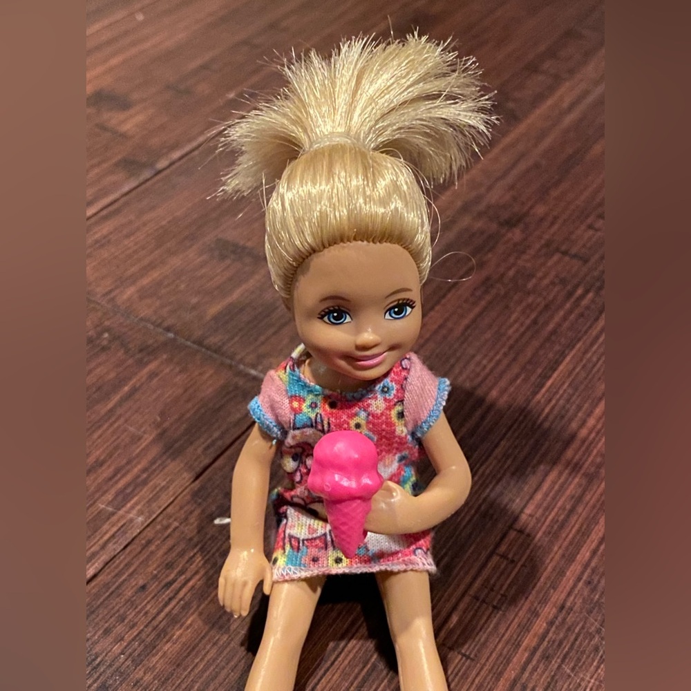 Barbies lil sis Chelsea Blonde Doll with Pink Dress & ice cream 🍦